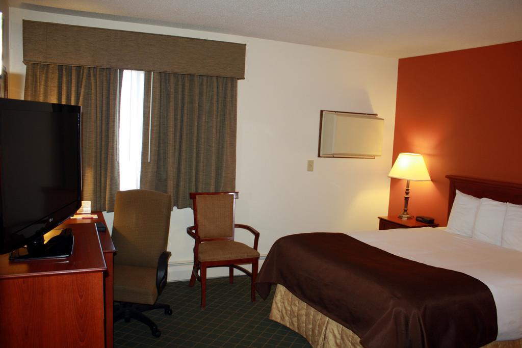 Americinn By Wyndham Rogers Номер фото