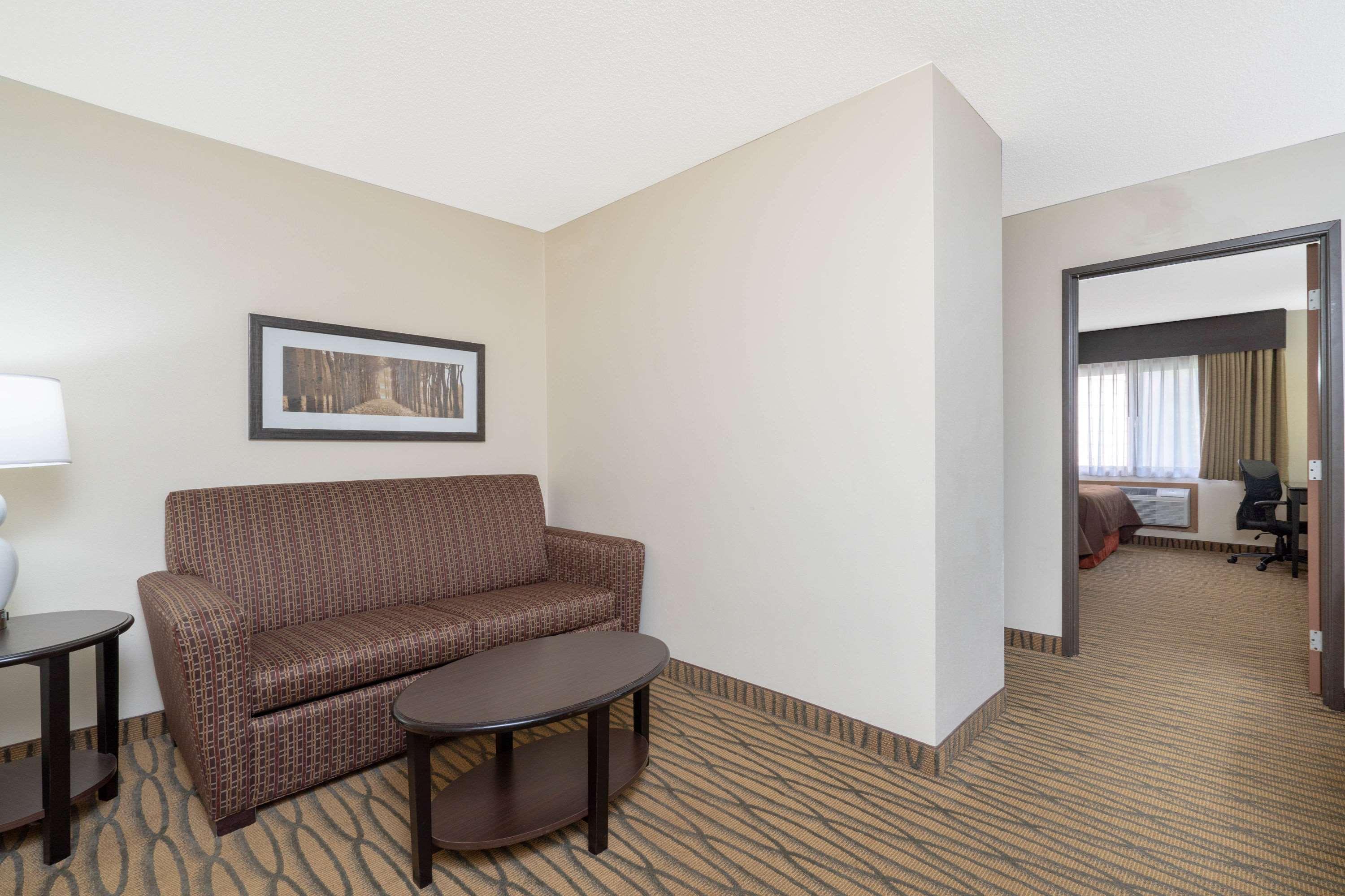 Americinn By Wyndham Rogers Экстерьер фото